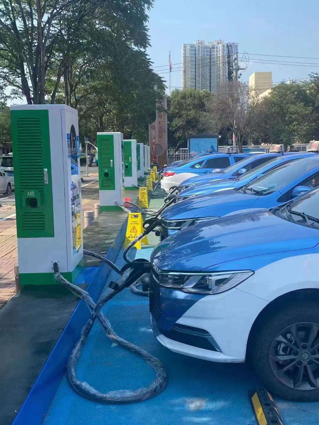 充電樁的建設(shè)運(yùn)營-汽車充電樁_充電樁生產(chǎn)_充電樁廠家_深圳耀萊充新能源科技有限公司